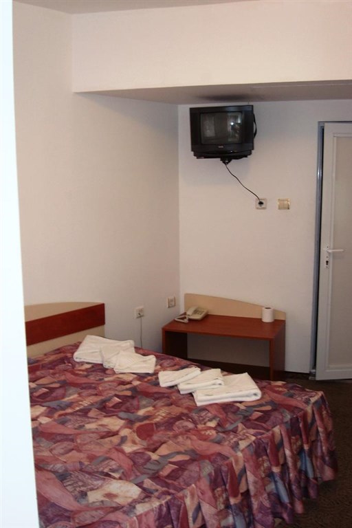 pekny-hotel-primo-na-brehu-more-v-kitenu-v-bulharsku