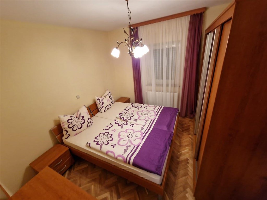 na-prodej-dum-se-2-apartmany-jen-35-m-od-more-maslenica-chorvatsko