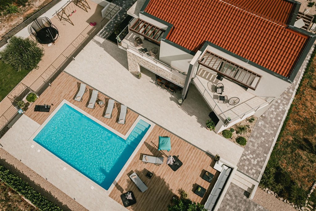 na-prodej-moderni-vila-s-bazenem-a-garazi-dubrava-chorvatsko