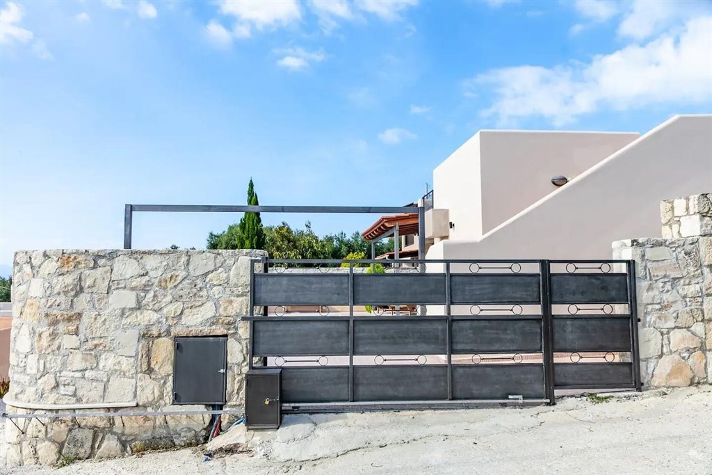 na-prodej-moderni-jednopodlazni-vila-s-bazenem-kreta-recko