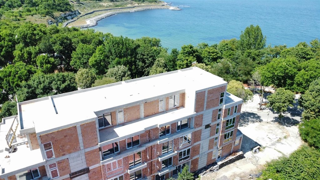na-prodej-novy-apartman-v-1-rade-od-more-v-malebne-obci-carevo-bulharsko