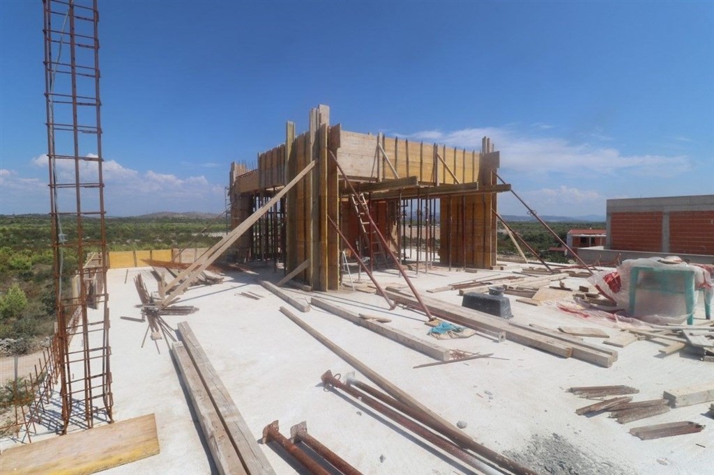 na-prodej-moderni-vila-s-vyhledem-na-more-vodice-chorvatsko