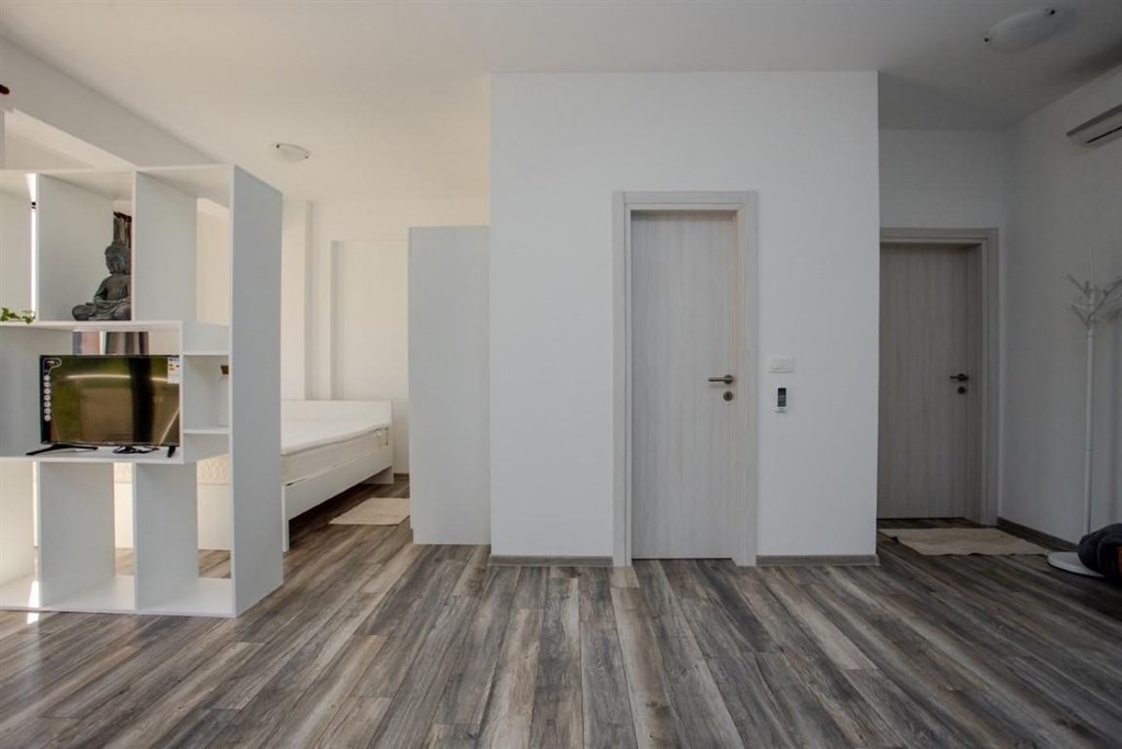 na-prodej-luxusni-apartman-se-stresni-terasou-rafailovici-cerna-hora