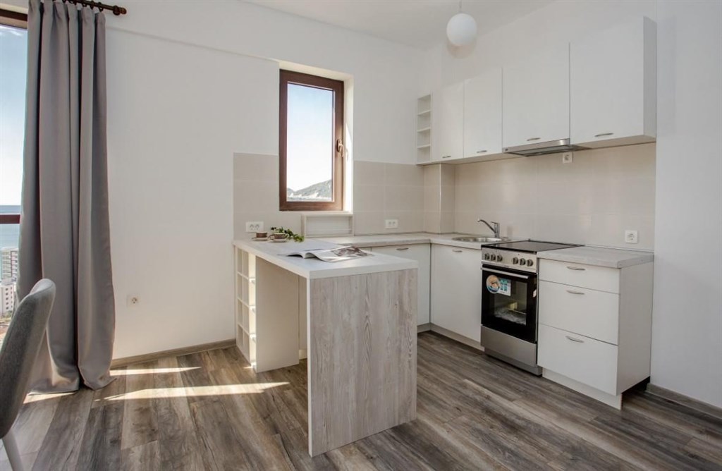 na-prodej-luxusni-apartman-se-stresni-terasou-rafailovici-cerna-hora