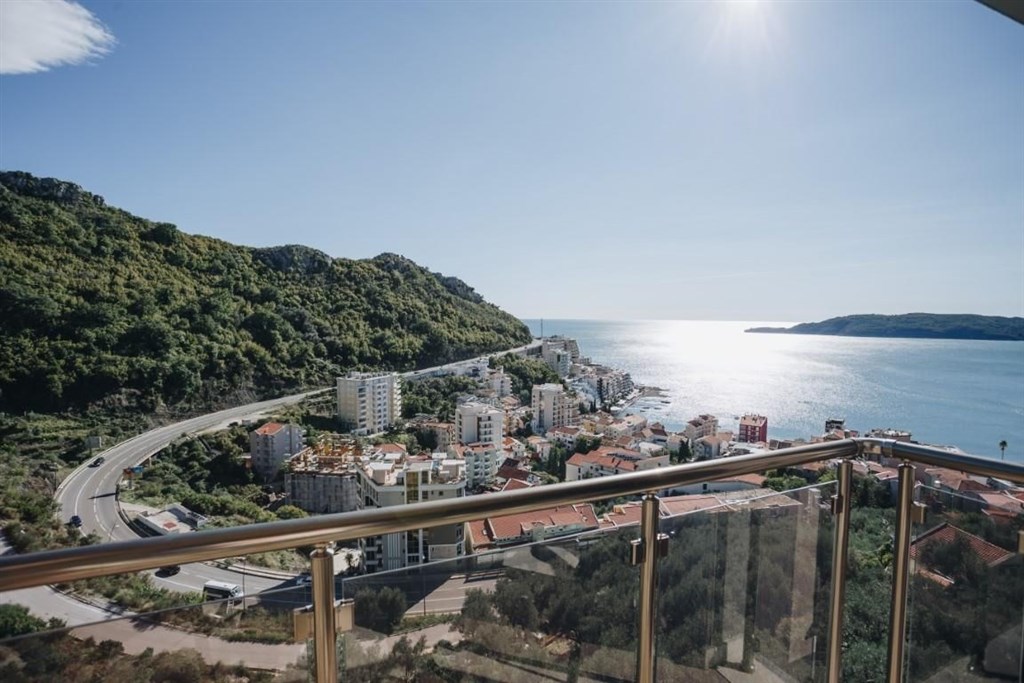 na-prodej-luxusni-apartman-se-stresni-terasou-rafailovici-cerna-hora