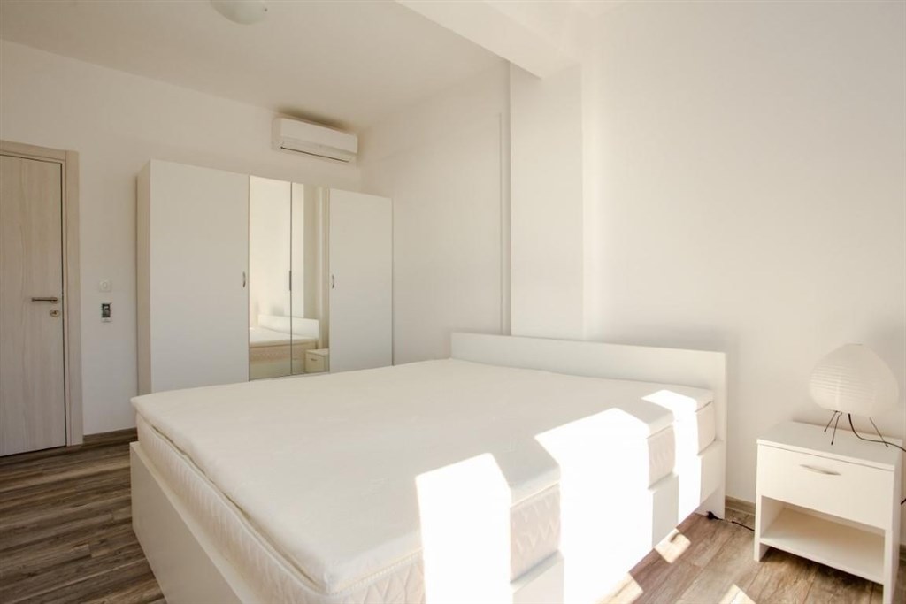 na-prodej-luxusni-apartman-se-stresni-terasou-rafailovici-cerna-hora