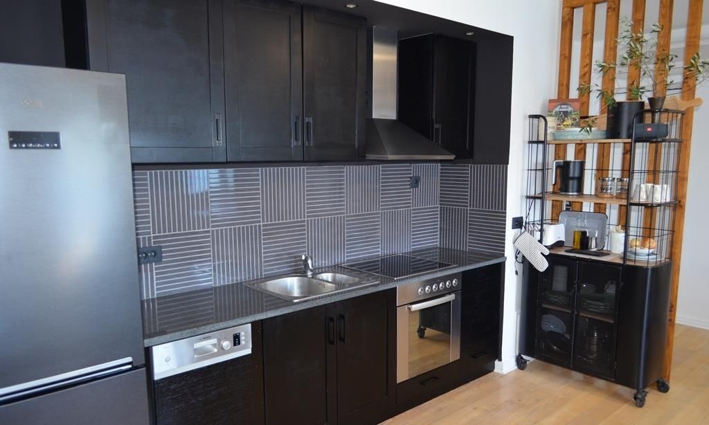 na-prodej-vybaveny-apartman-v-1-rade-od-more-krasici-cerna-hora