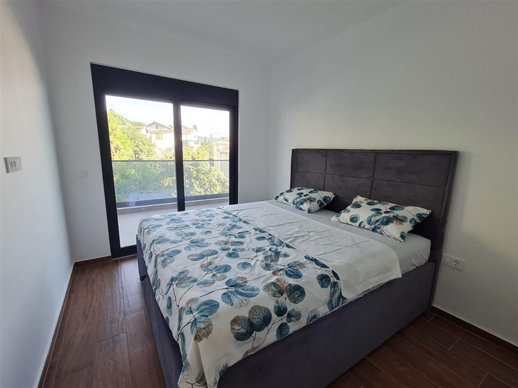 na-prodej-apartman-s-vyhledem-na-more-dobra-voda-cerna-hora