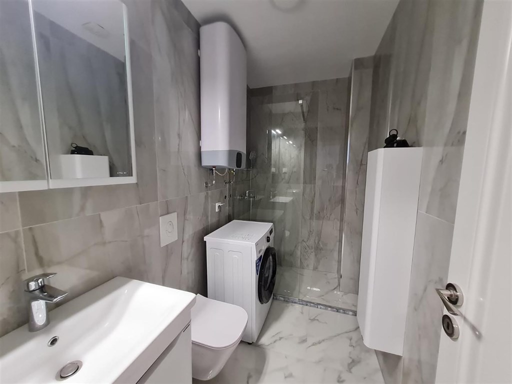 na-prodej-apartman-s-vyhledem-na-more-dobra-voda-cerna-hora