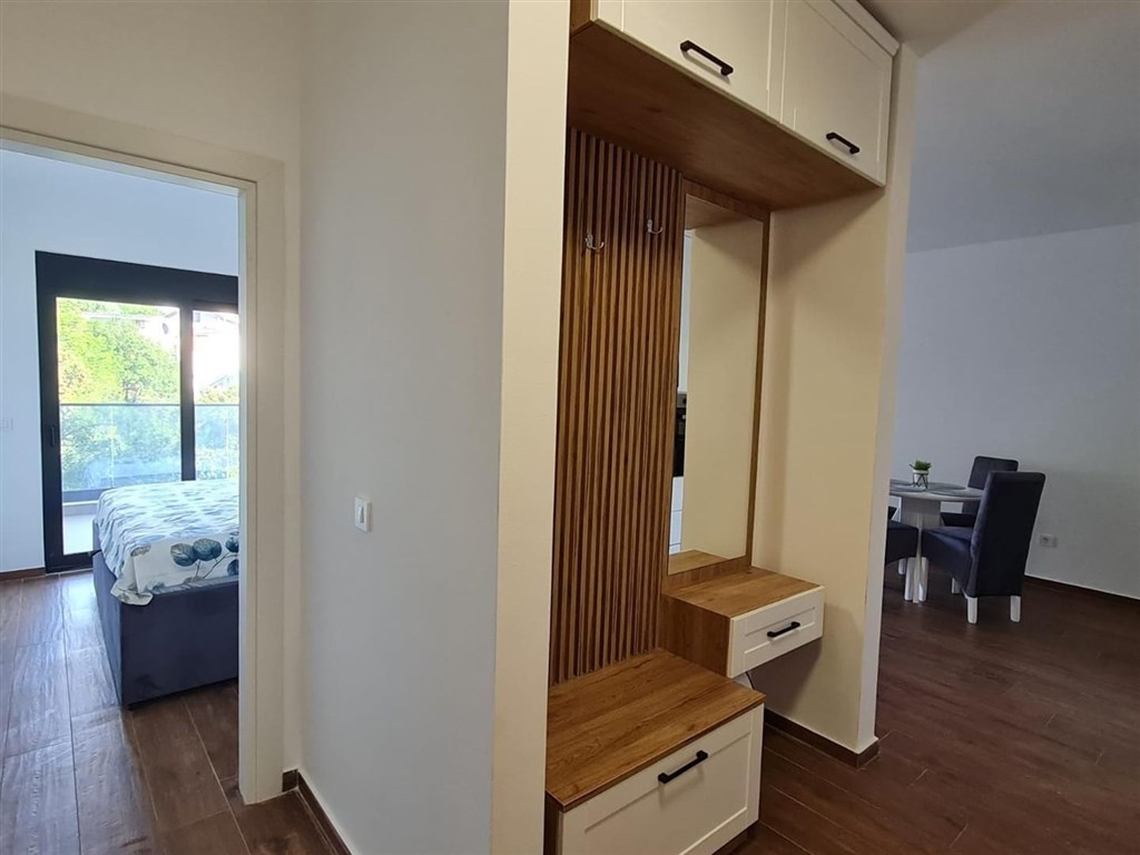 na-prodej-apartman-s-vyhledem-na-more-dobra-voda-cerna-hora