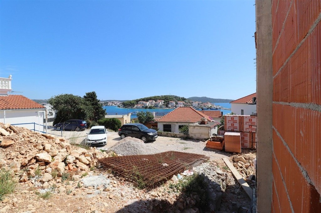 na-prodej-novy-apartman-ve-3-rade-od-more-rogoznica-chorvatsko