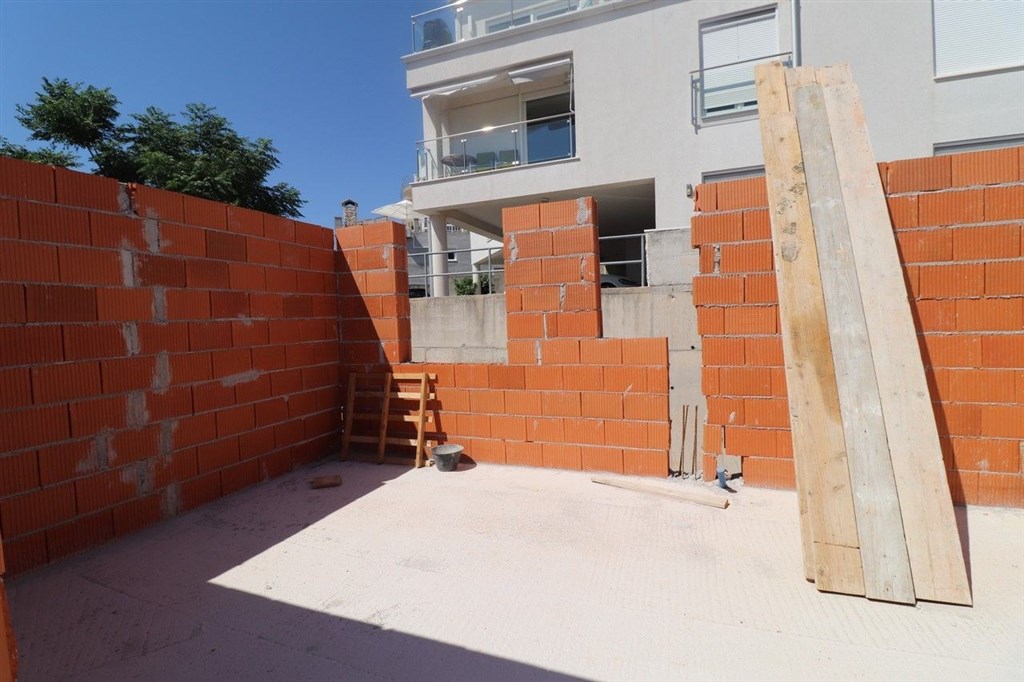 na-prodej-novy-apartman-ve-3-rade-od-more-rogoznica-chorvatsko