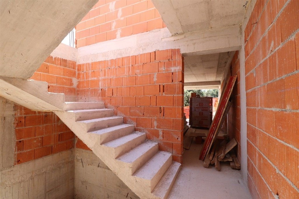 na-prodej-novy-apartman-ve-3-rade-od-more-rogoznica-chorvatsko