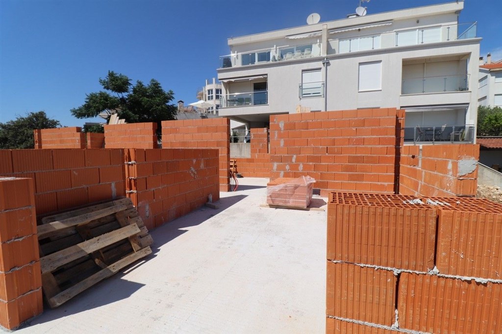 na-prodej-novy-apartman-ve-3-rade-od-more-rogoznica-chorvatsko