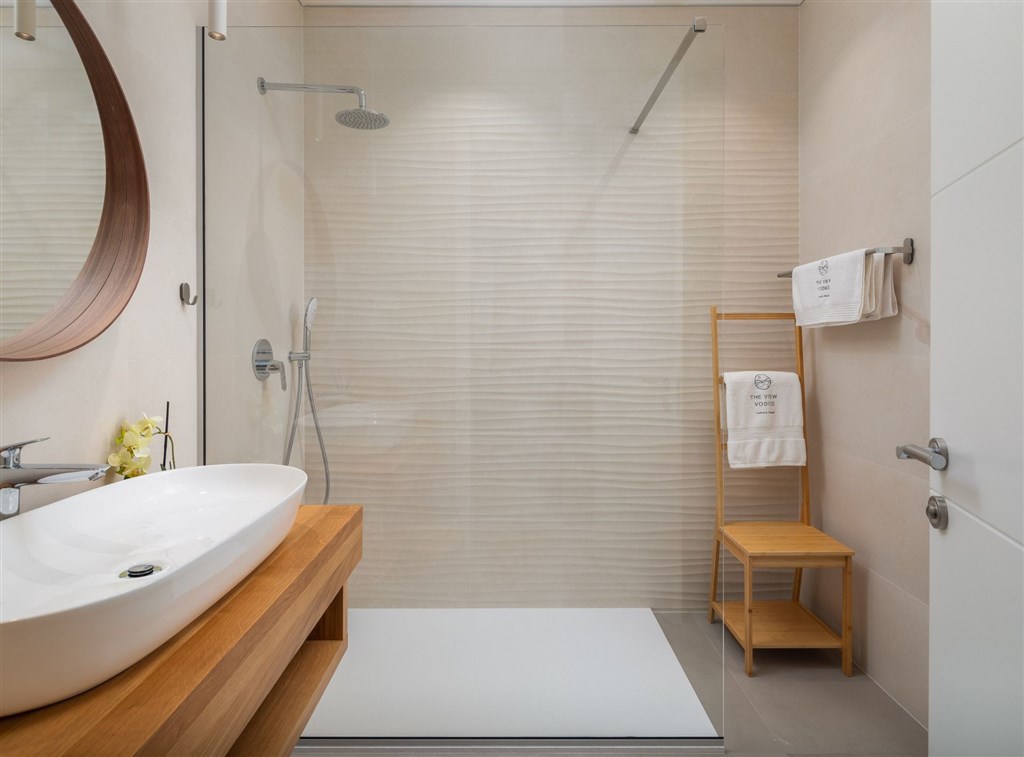 na-prodej-stylova-moderni-vila-s-bazenem-vodice-chorvatsko