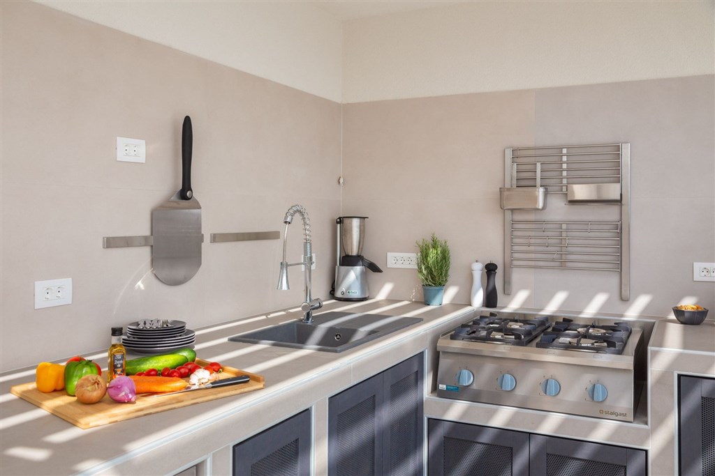 na-prodej-stylova-moderni-vila-s-bazenem-vodice-chorvatsko