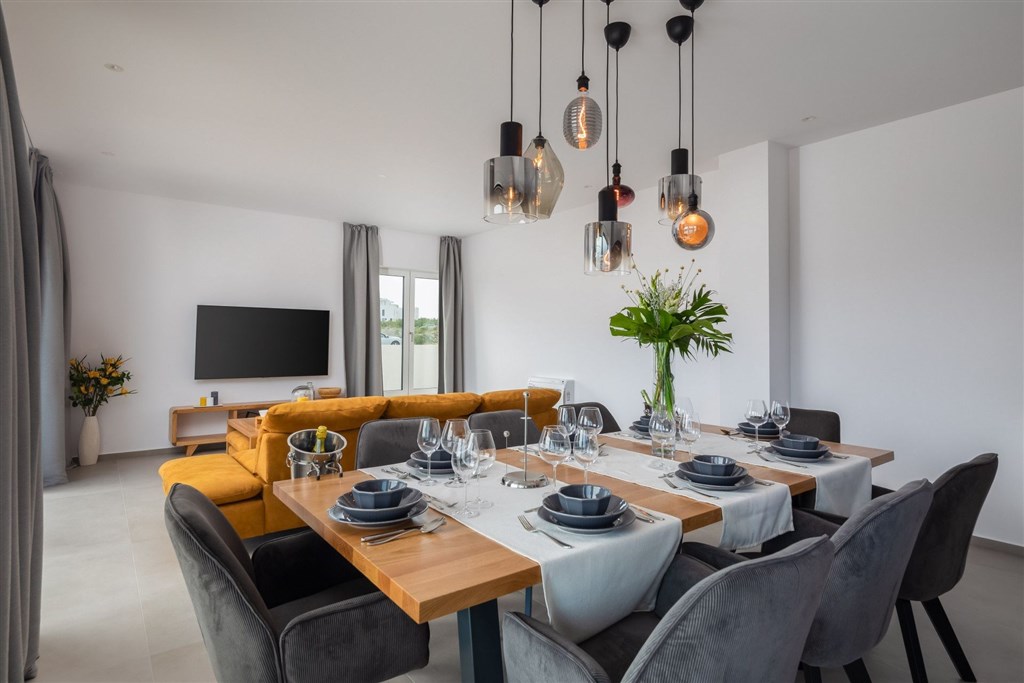 na-prodej-stylova-moderni-vila-s-bazenem-vodice-chorvatsko