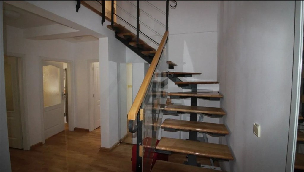 na-prodej-apartman-jen-50-m-od-more-sveti-stefan-cerna-hora