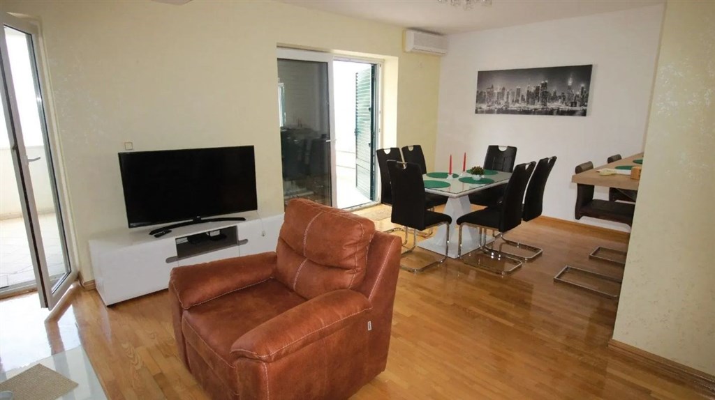 na-prodej-apartman-jen-50-m-od-more-sveti-stefan-cerna-hora