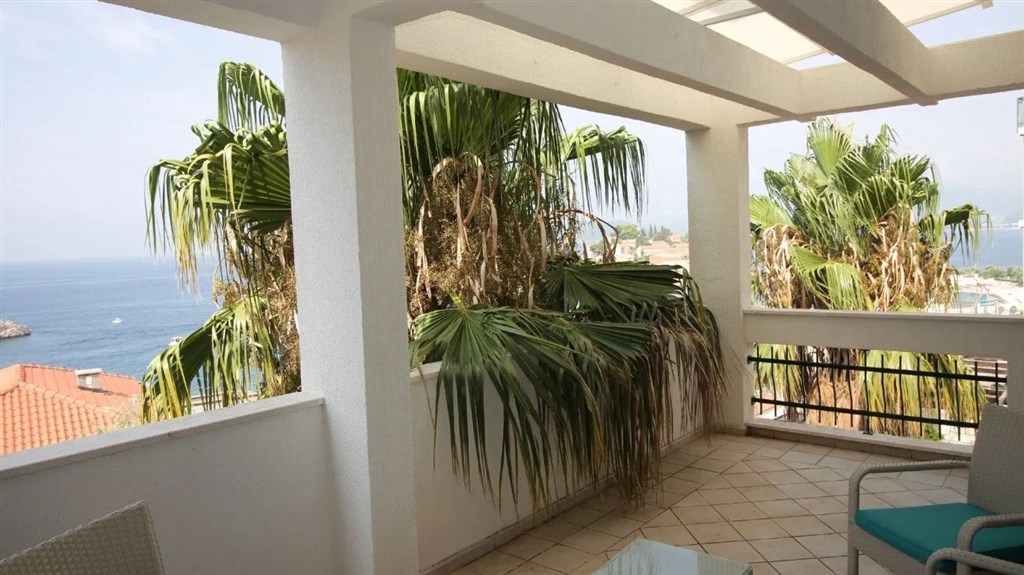 na-prodej-apartman-jen-50-m-od-more-sveti-stefan-cerna-hora