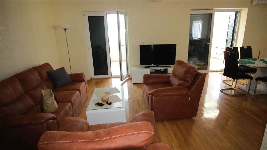 na-prodej-apartman-jen-50-m-od-more-sveti-stefan-cerna-hora
