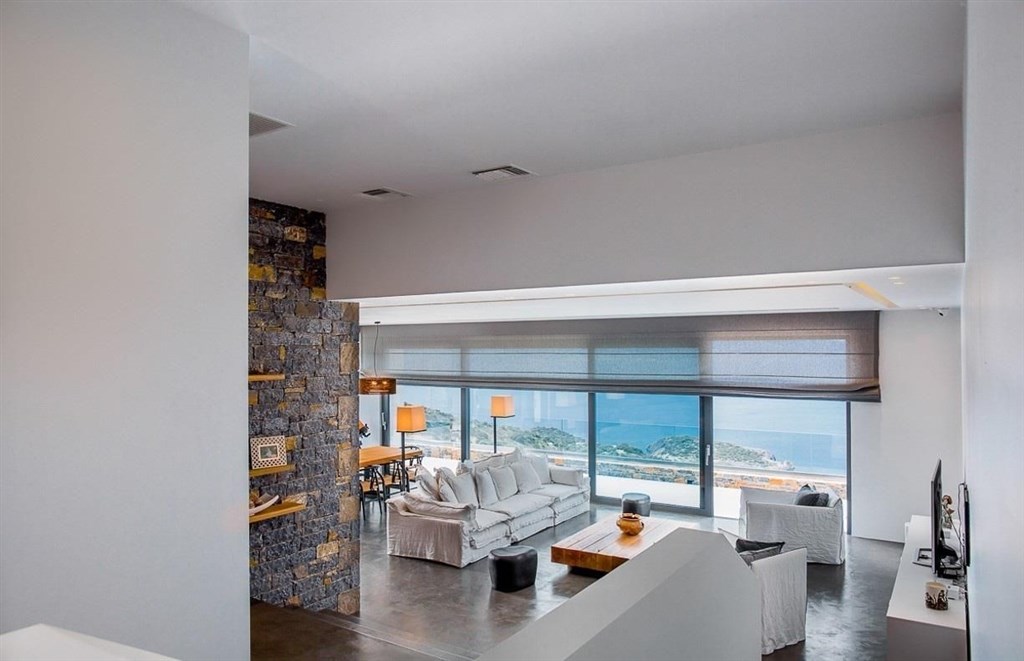 na-prodej-vila-s-bazenem-a-ohromujicim-vyhledem-na-more-kreta-recko