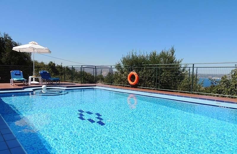 vila-s-panoramatickym-vyhledem-na-more-kreta-recko