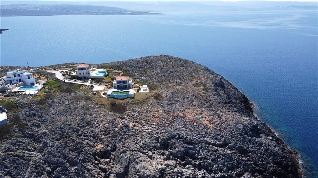 na-prodej-velky-pozemek-primo-u-more-kreta-recko