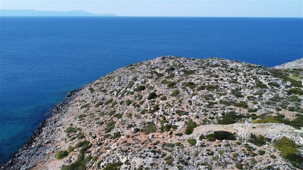 na-prodej-velky-pozemek-primo-u-more-kreta-recko