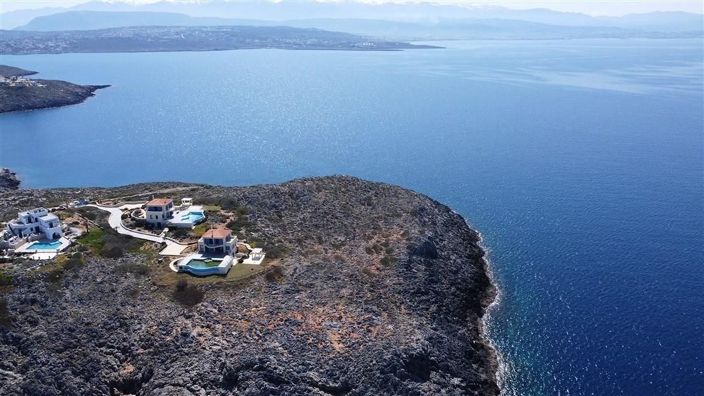 na-prodej-velky-pozemek-primo-u-more-kreta-recko