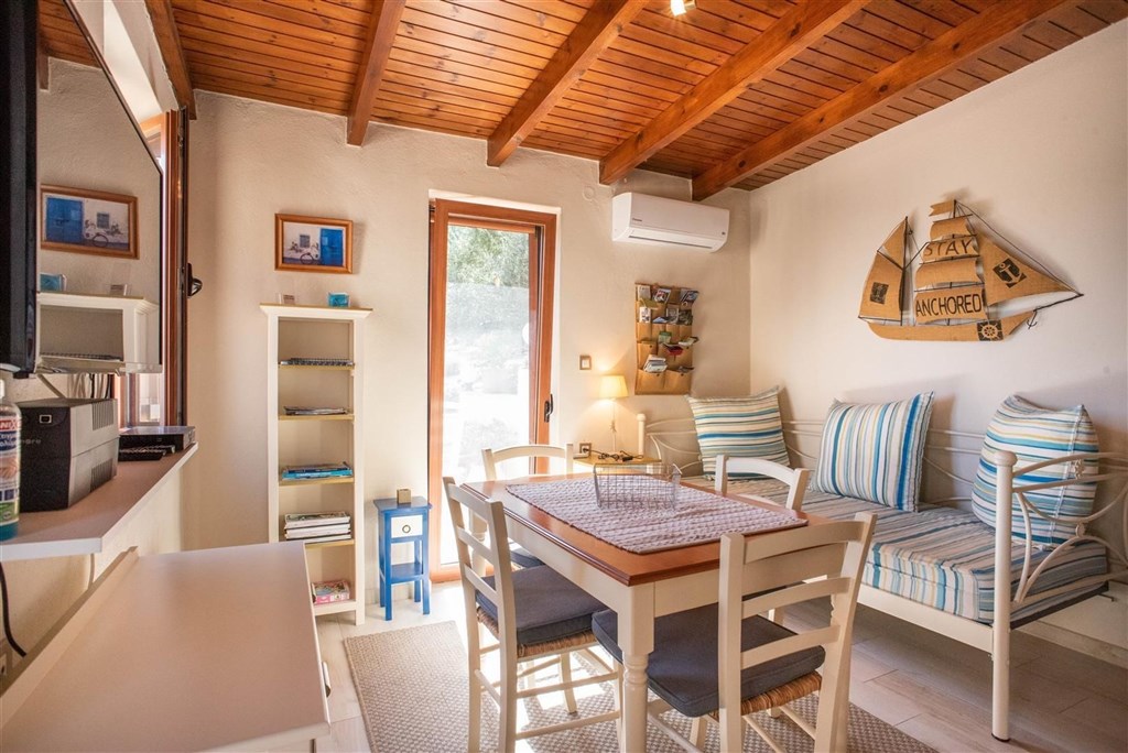 na-prodej-kamenna-vila-s-vyhledy-na-more-a-hory-kreta-recko