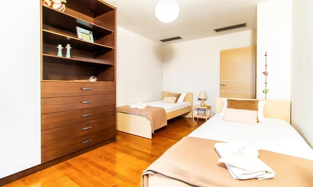na-prodej-nove-postavena-vila-s-vyhledem-na-more-kreta-recko