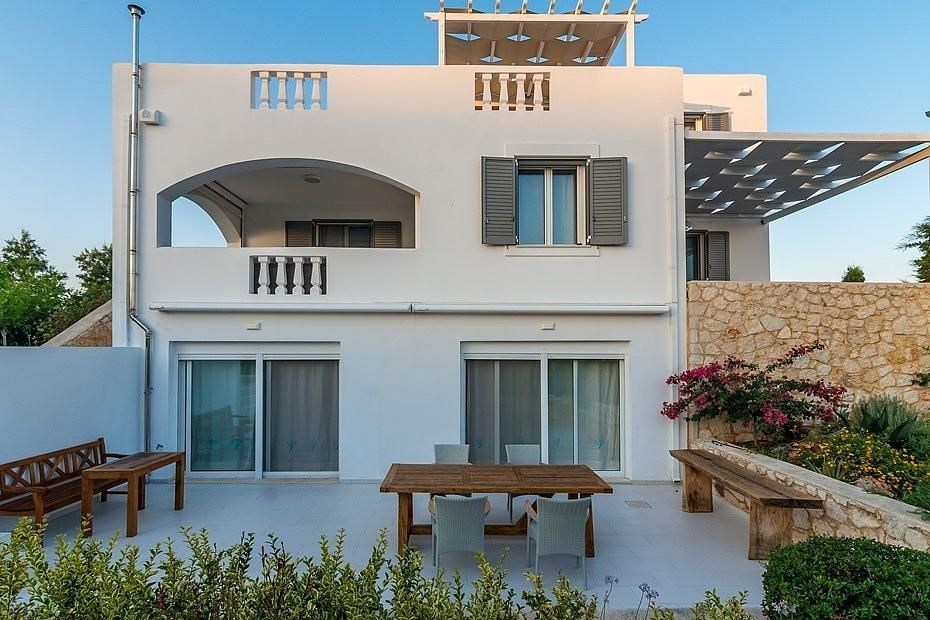 na-prodej-unikatni-vila-s-krasnym-vyhledem-na-more-kreta-recko