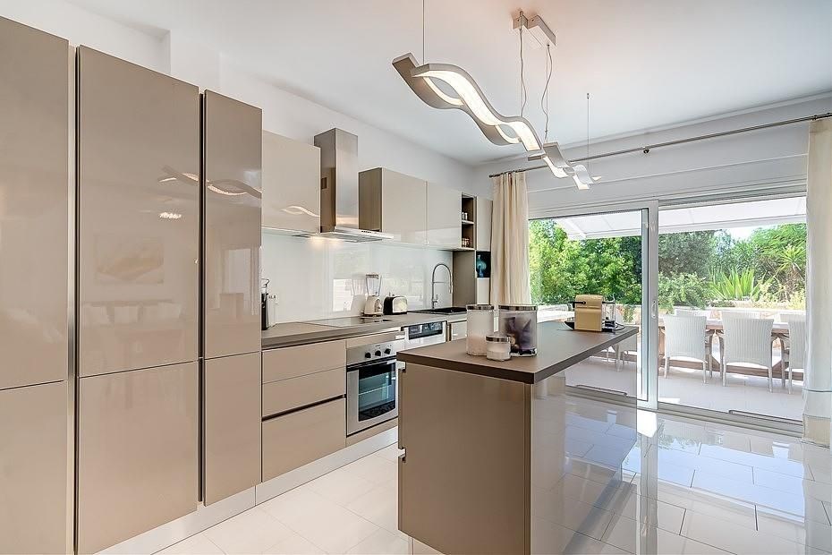 na-prodej-unikatni-vila-s-krasnym-vyhledem-na-more-kreta-recko