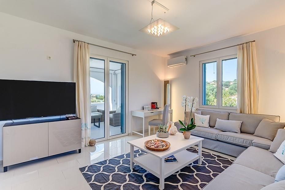 na-prodej-unikatni-vila-s-krasnym-vyhledem-na-more-kreta-recko