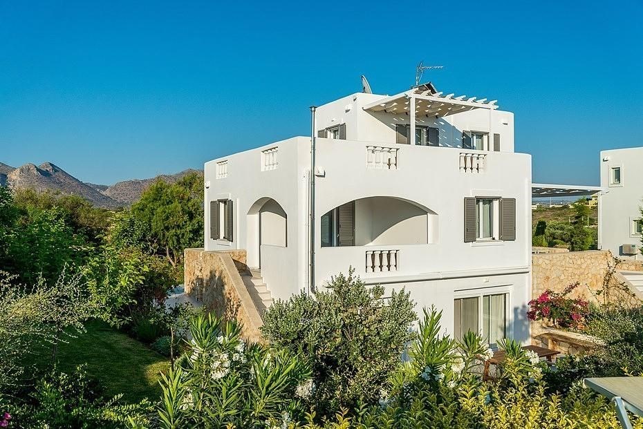 na-prodej-unikatni-vila-s-krasnym-vyhledem-na-more-kreta-recko