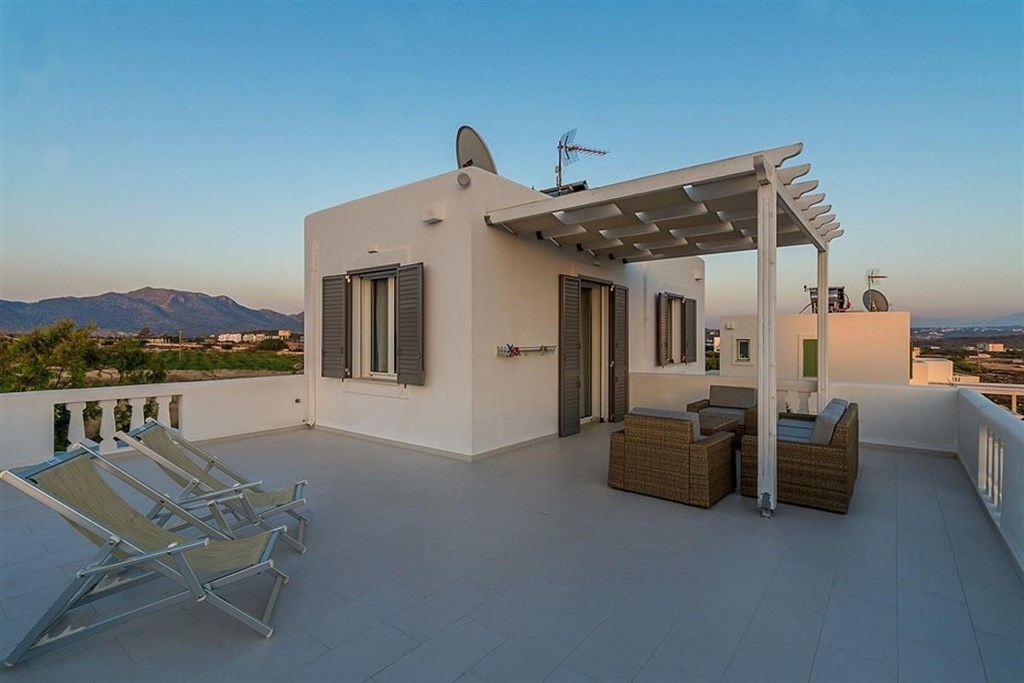 na-prodej-unikatni-vila-s-krasnym-vyhledem-na-more-kreta-recko