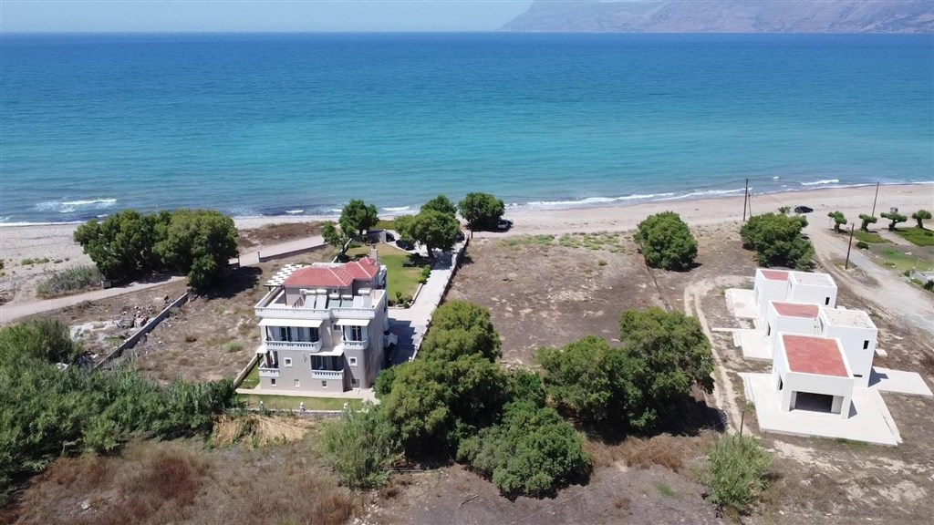 na-prodej-stavebni-pozemek-primo-u-more-a-plaze-kreta-recko