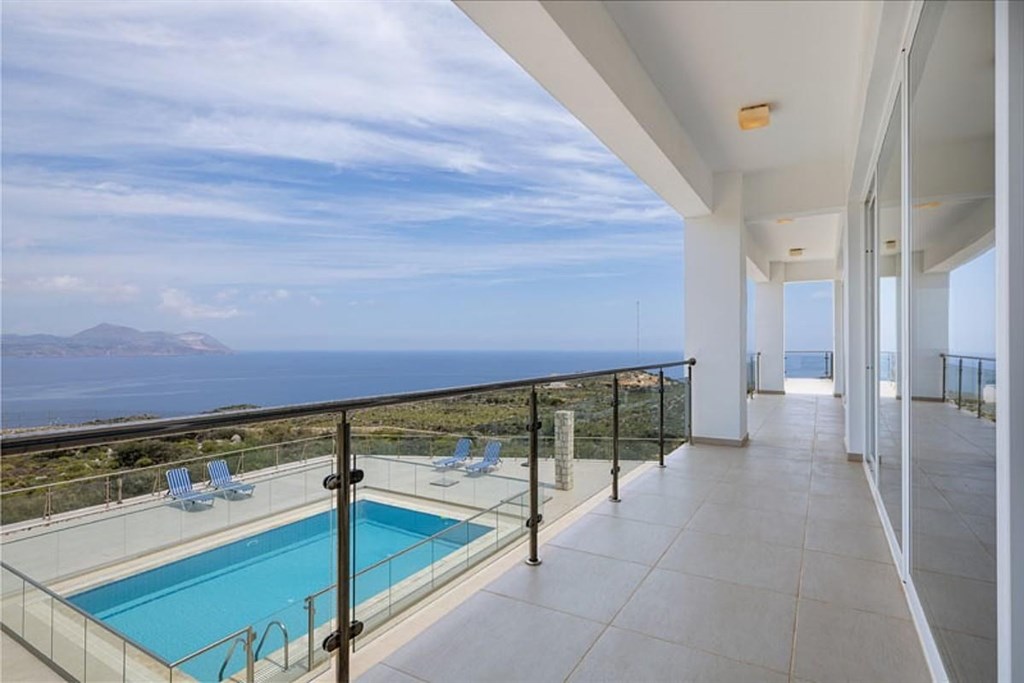 na-prodej-luxusni-vila-s-nadhernym-vyhledem-na-more-kreta-recko