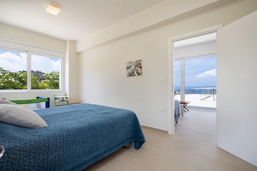 na-prodej-luxusni-vila-s-nadhernym-vyhledem-na-more-kreta-recko
