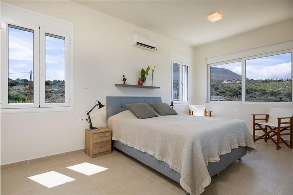 na-prodej-luxusni-vila-s-nadhernym-vyhledem-na-more-kreta-recko