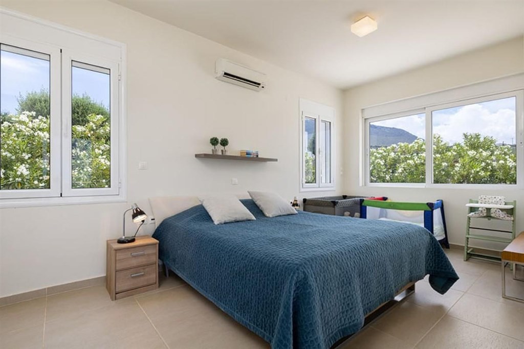 na-prodej-luxusni-vila-s-nadhernym-vyhledem-na-more-kreta-recko