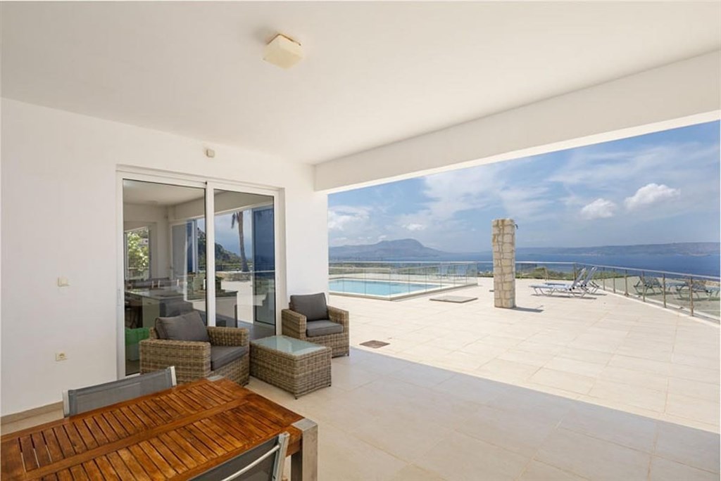 na-prodej-luxusni-vila-s-nadhernym-vyhledem-na-more-kreta-recko