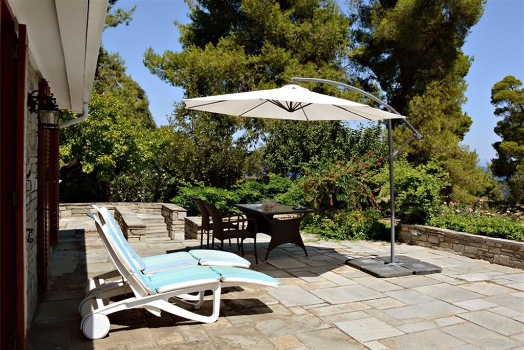 atraktivni-vila-s-vyhledem-na-more-chalkidiki-recko