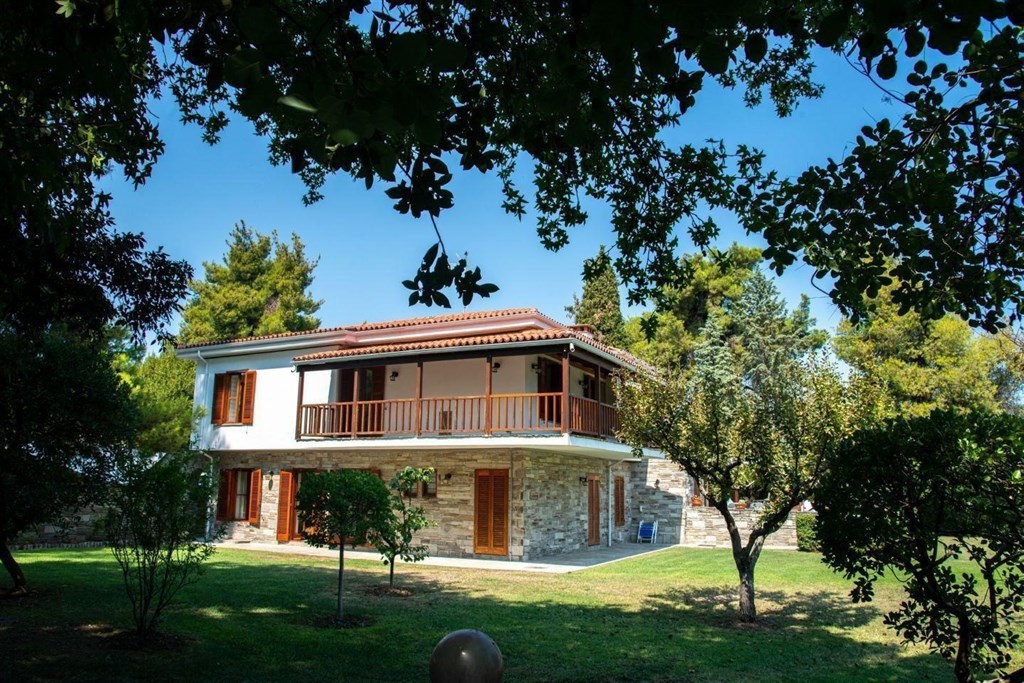 atraktivni-vila-s-vyhledem-na-more-chalkidiki-recko
