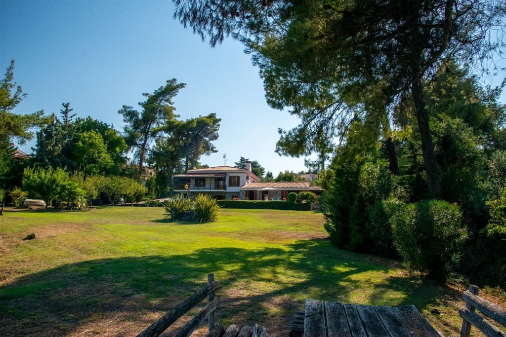 atraktivni-vila-s-vyhledem-na-more-chalkidiki-recko