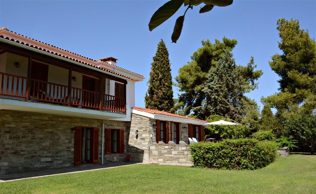 atraktivni-vila-s-vyhledem-na-more-chalkidiki-recko