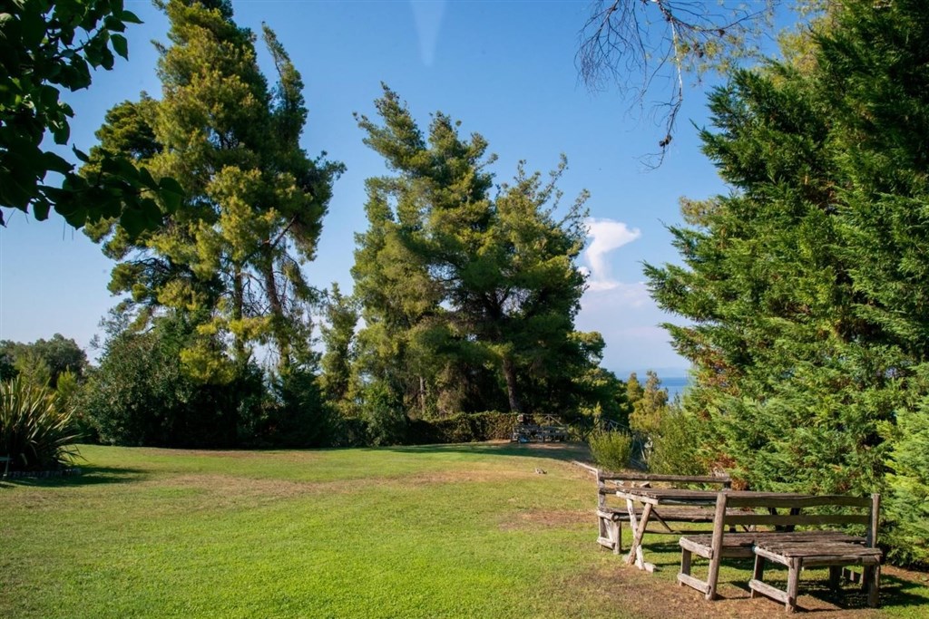 atraktivni-vila-s-vyhledem-na-more-chalkidiki-recko