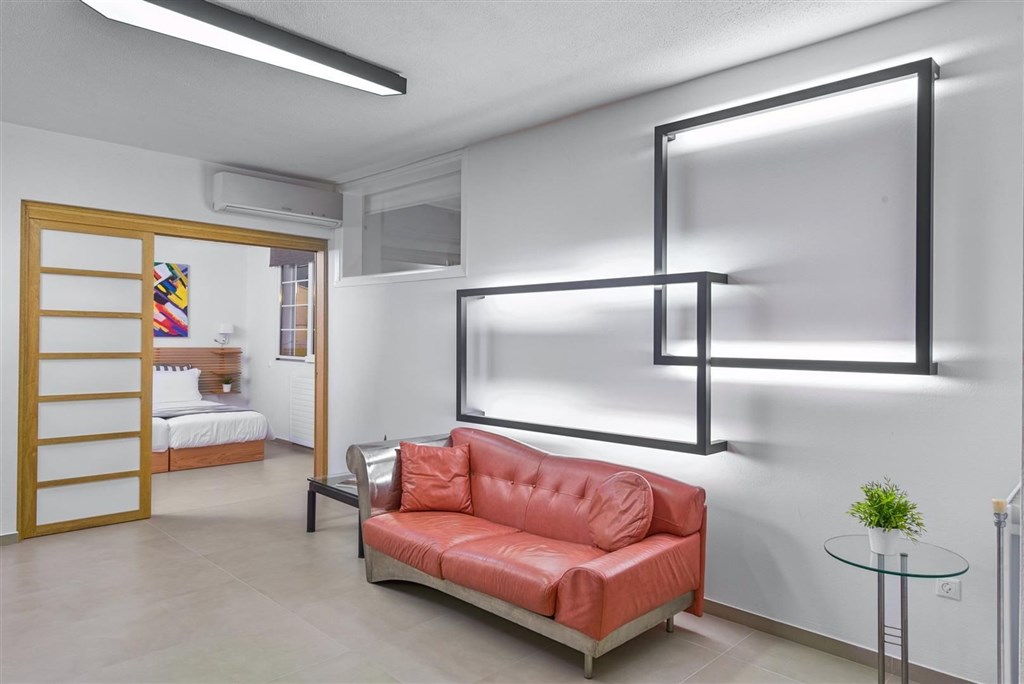 elegantni-a-moderni-vila-s-bazenem-a-zahradou-chalkidiki-recko