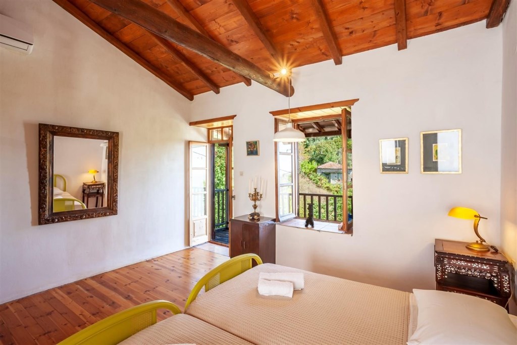 na-prodej-komplex-vila-a-studio-s-vyhledem-na-more-skopelos-recko